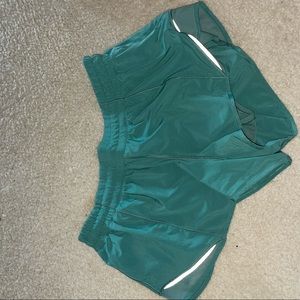 Lululemon Hotty Hot low rise 2.5 in shorts